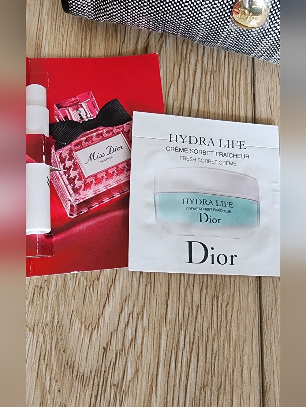 New Dior Black/white Mini Cosmetic Bag/ Coin Purse + 2 Samples Gift - Picture 5 of 6